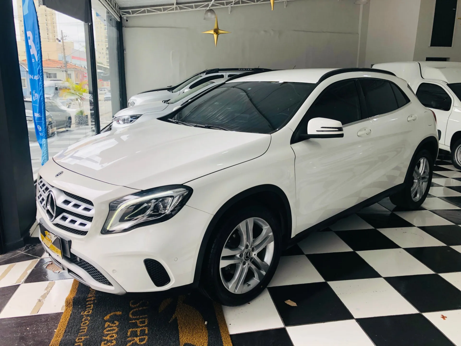 mercedesbenz-gla-200-1-6-cgi-flex-style-7gdct-wmimagem18013827272